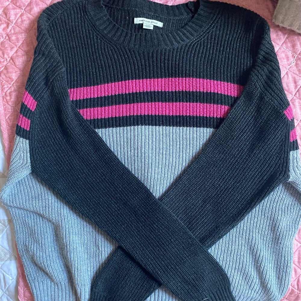 American eagle sweater size:M